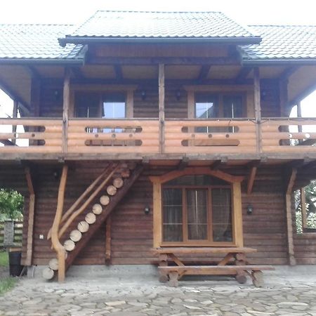 Cottage U Yaremy Mykulychyn Exterior photo