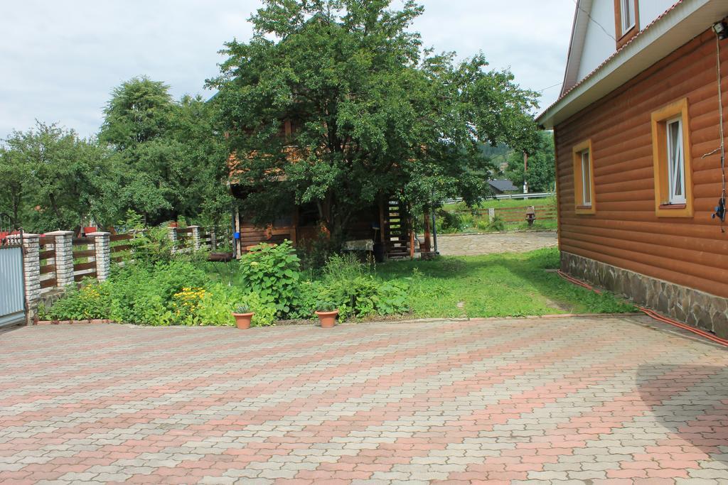 Cottage U Yaremy Mykulychyn Exterior photo