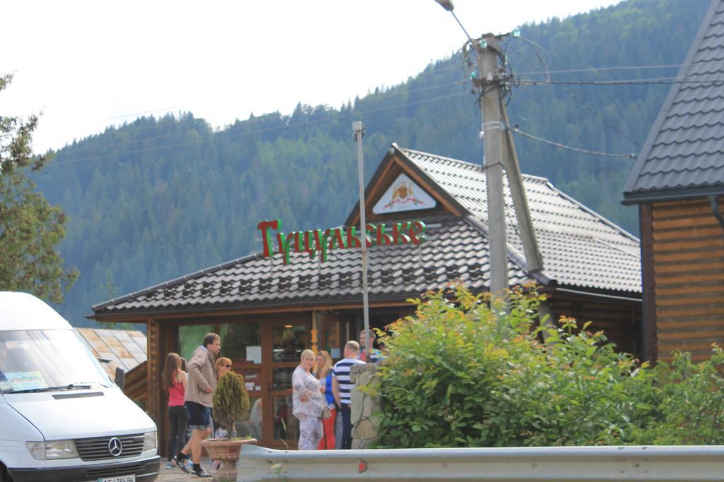 Cottage U Yaremy Mykulychyn Exterior photo