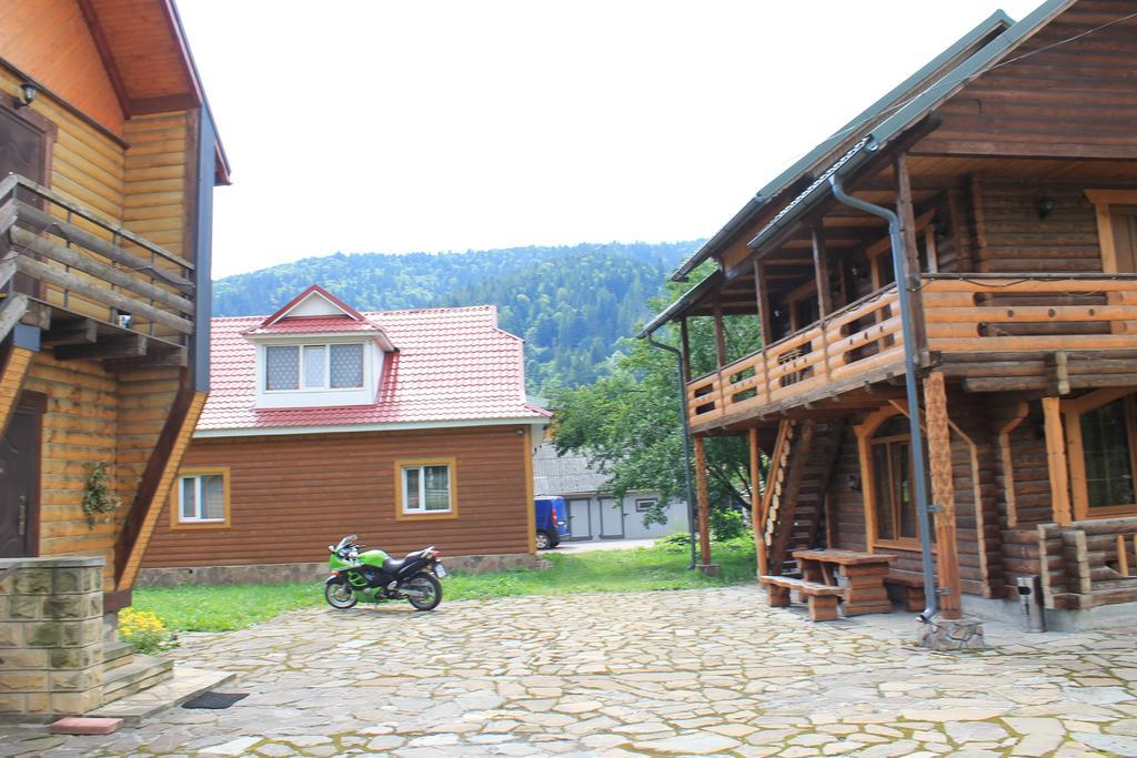 Cottage U Yaremy Mykulychyn Exterior photo