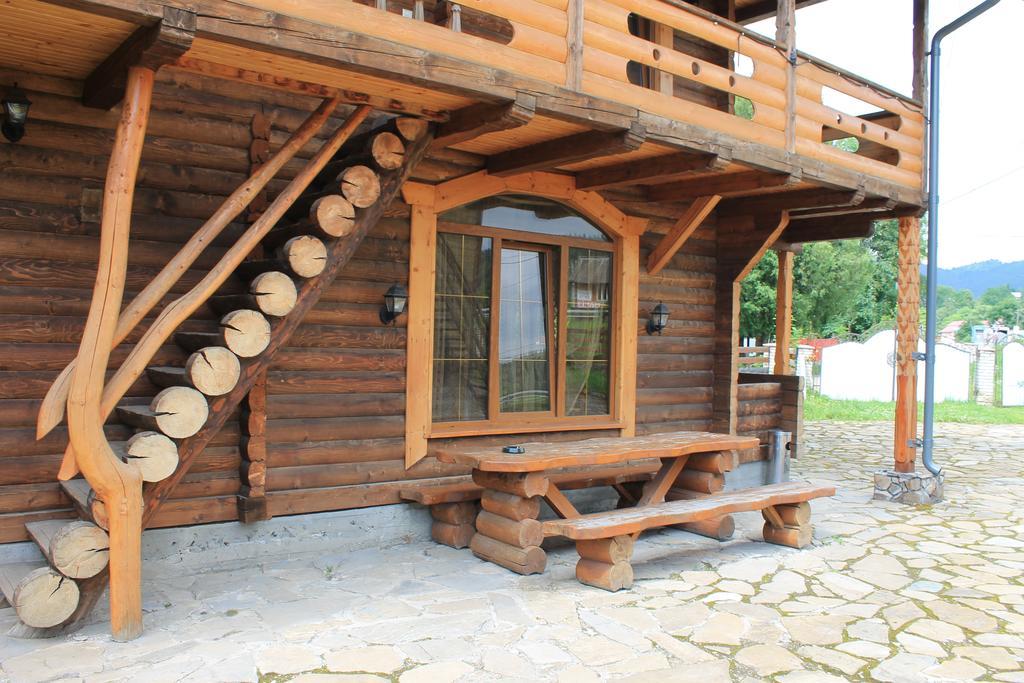 Cottage U Yaremy Mykulychyn Exterior photo