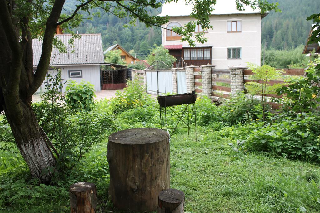 Cottage U Yaremy Mykulychyn Exterior photo