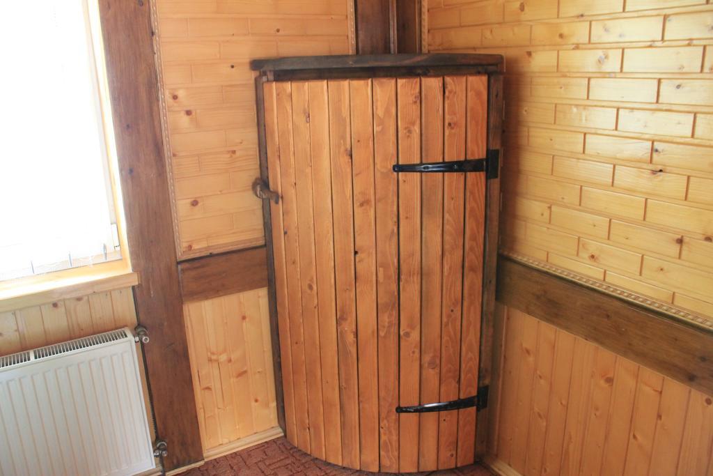 Cottage U Yaremy Mykulychyn Exterior photo